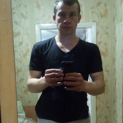  ,   Viktor, 31 ,   ,   
