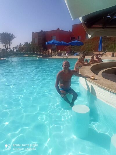  ,   Anton, 44 ,   ,   , c , 