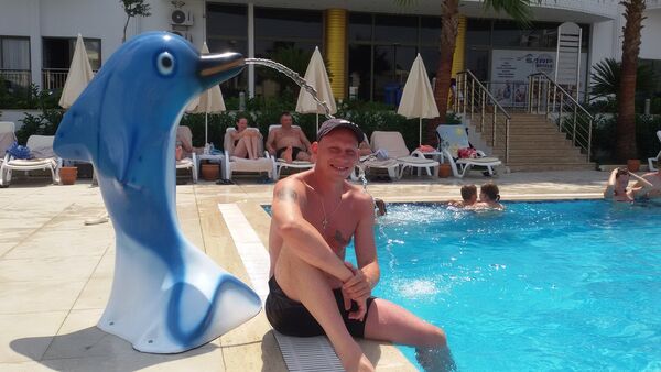  ,   Max, 46 ,     , c 