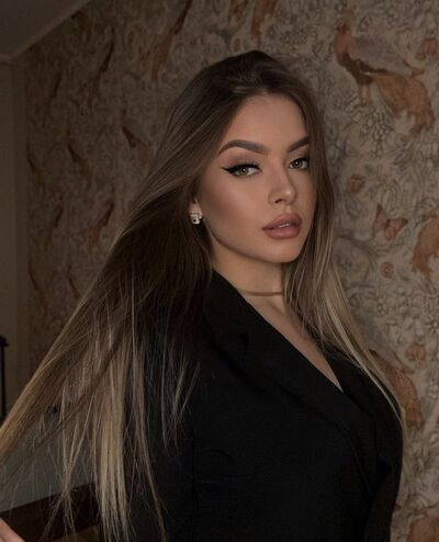  Cay,   Milena, 22 ,   ,   