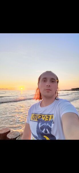  ,   Yevhen, 30 ,     , c 