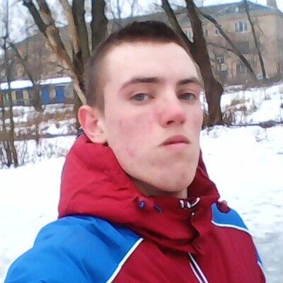  11922880  Viktor, 27 ,     