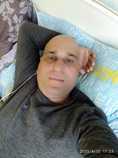  ,   Elnur, 42 ,   ,   