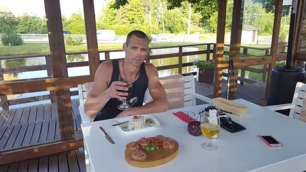  An Cabhan,   Jurijs, 43 ,   ,   