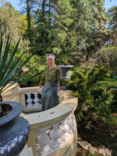  ,   Vika, 61 ,   c 
