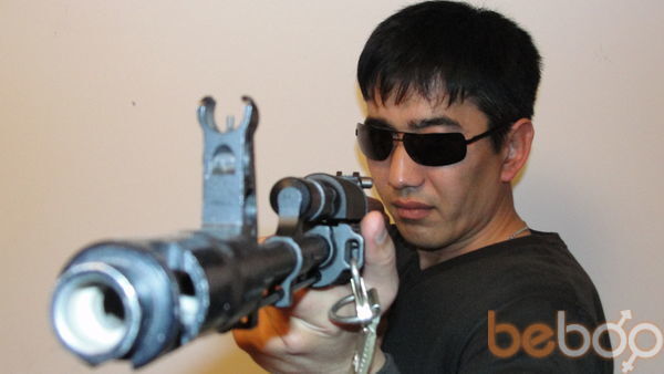  ,   MAN in black, 46 ,     , c , 