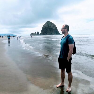  ,   Alex, 43 ,   