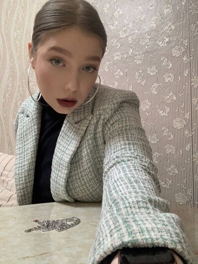  ,   Alice, 24 ,   ,   , c 