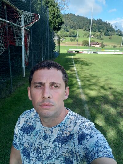  ,   YEVHEN, 40 ,   ,   