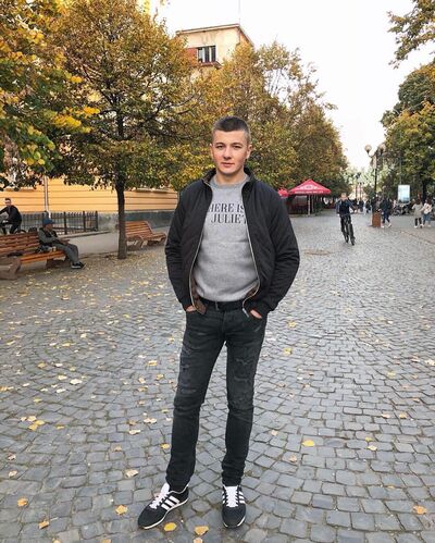  ,   Alex, 33 ,   ,   