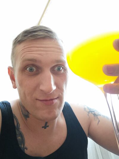   ,   Tony, 40 ,   ,   