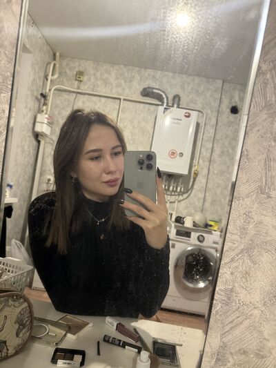  ,   Elena, 32 ,   c 