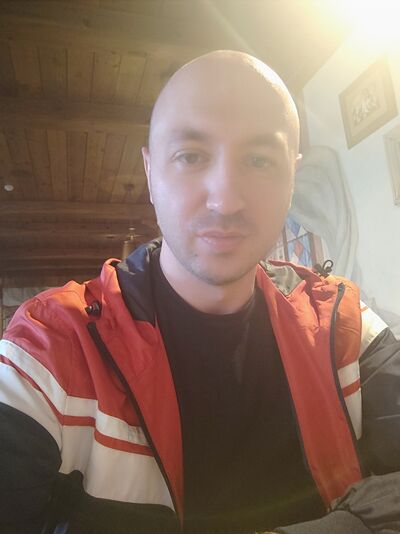  ,   Slava, 35 ,  