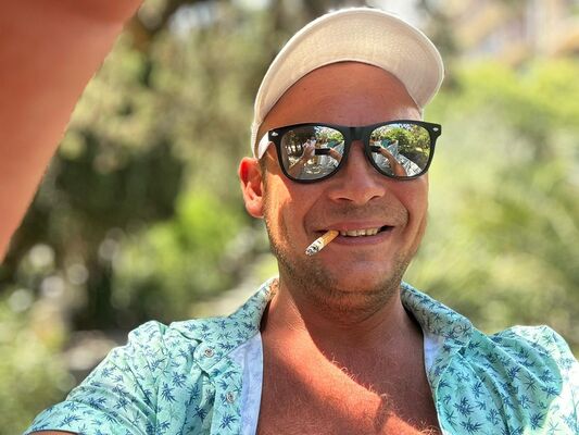  ,   Alexander, 32 ,   ,   , c 