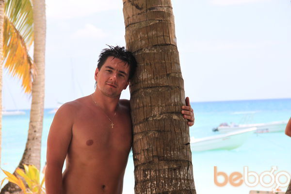  ,   Willy, 42 ,   
