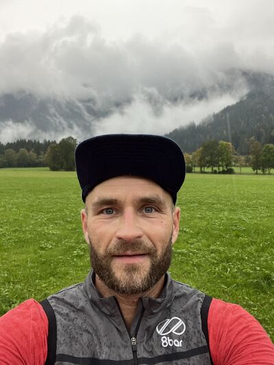  -,   Maksim, 42 ,   ,   , c 