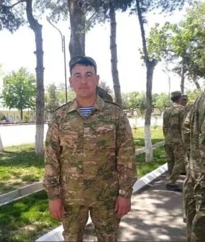  ,   Ali, 44 ,   ,   