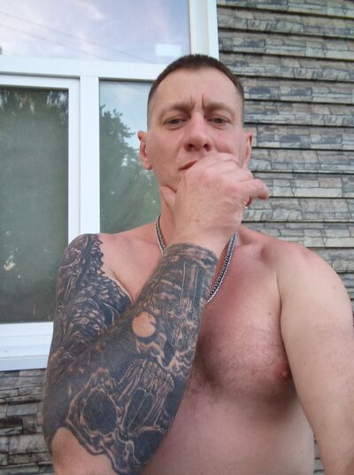  ,   Denis, 42 ,   c , 