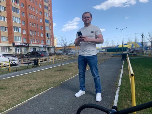  ,   Denis, 38 ,   ,   