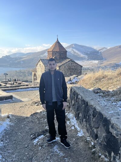  ,   Arman, 24 ,   ,   