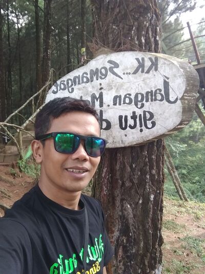  ,   Ade, 25 ,   ,   , c 
