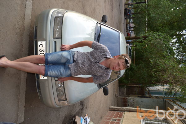  1906420  Artem, 42 ,    