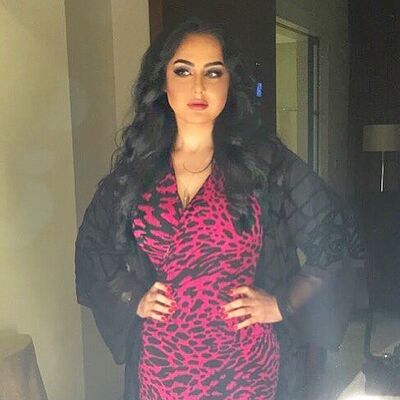  ,   Layla, 40 ,   ,   