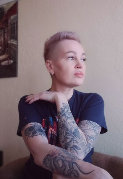  ,   Helga, 46 ,   