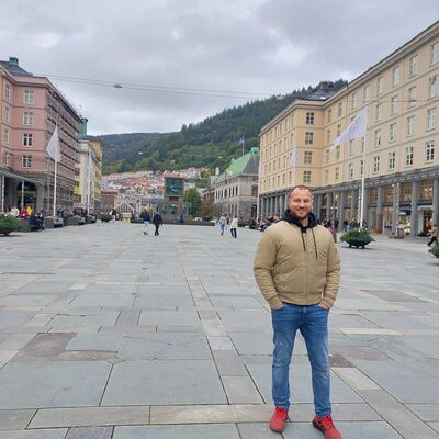  Grojec,   Misha, 37 ,   ,   , 