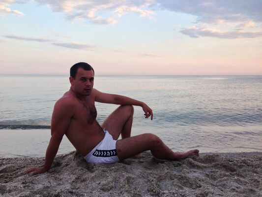  ,   Aleksandr, 37 ,   ,   , c 