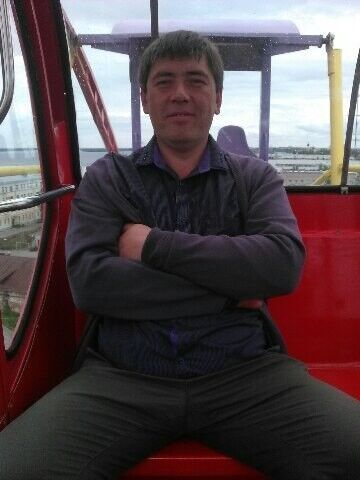  10459830  Igor, 44 ,    