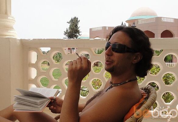  --,   Drolia, 46 ,  