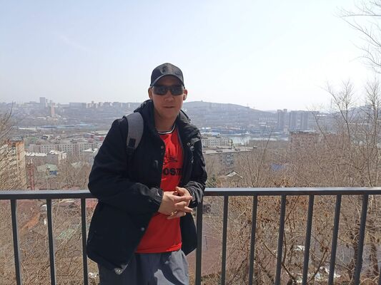  ,   Viktor, 35 ,   c 