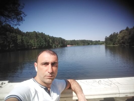  ,   Ruslan, 39 ,   ,   