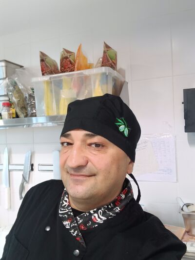  ,   Sarkis, 48 ,     , c 
