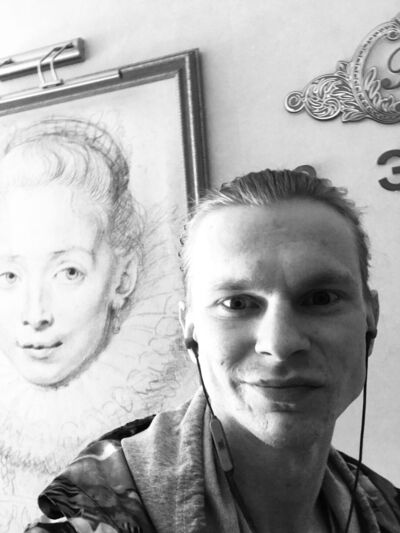  ,   Denis, 32 ,   ,   , c 