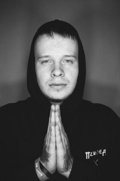  ,   Alekx, 33 ,  