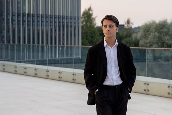  ,   Mehdi, 28 ,   ,   