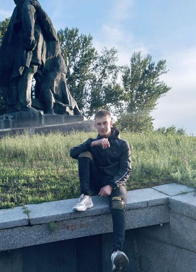  ,   Maksym, 27 ,   ,   