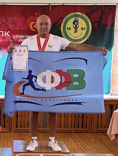  ,   Oleg, 51 ,   c 