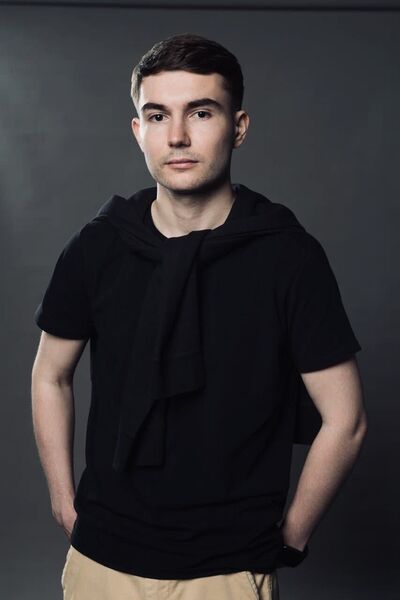  ,   Viktor, 24 ,   ,   