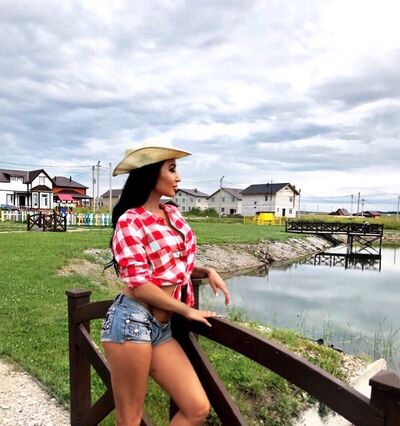  ,   Karina, 44 ,   ,   , c 