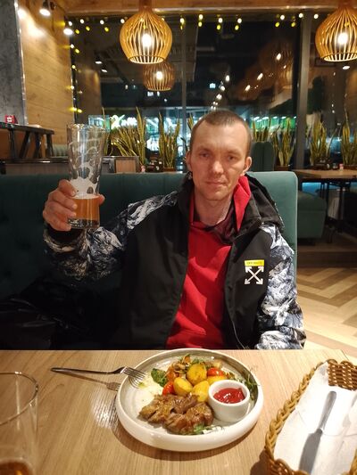  ,   Maxim, 37 ,   ,   