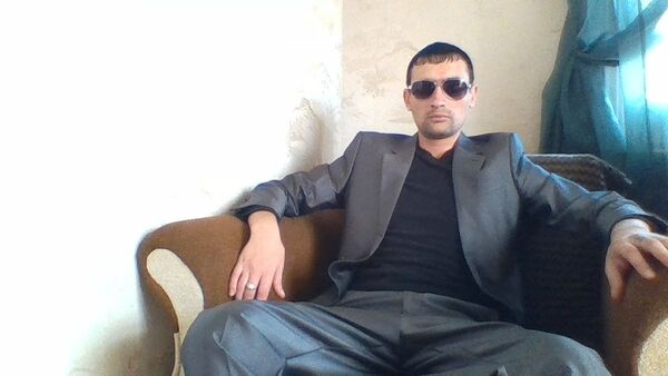  ,   Emin, 40 ,   