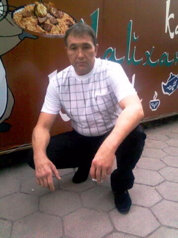  ,   Alex, 54 ,   