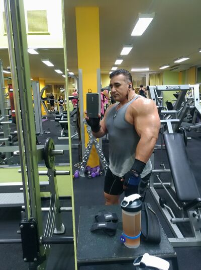  ,   Dani, 39 ,   ,   