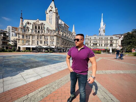  ,   Erkebulan, 33 ,   