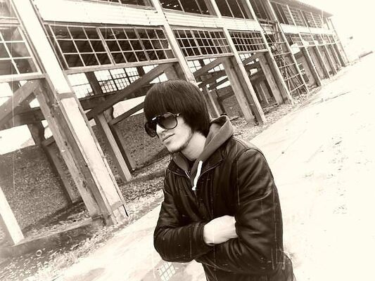  --,   RuSlAn, 32 ,   ,   , c 