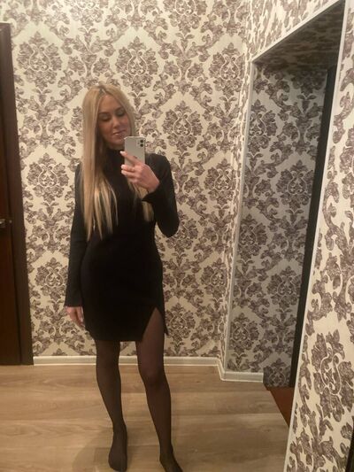  ,   Viktoria, 33 ,   ,   