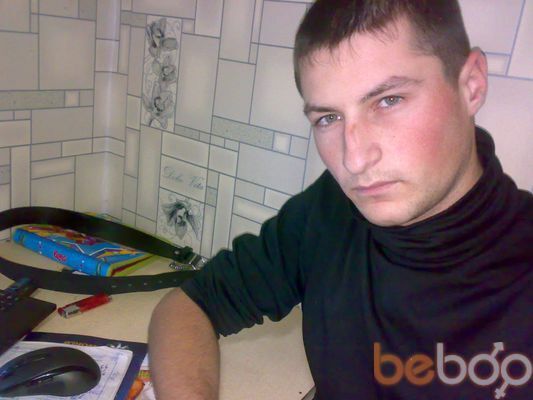  ,   Johnny, 33 ,  